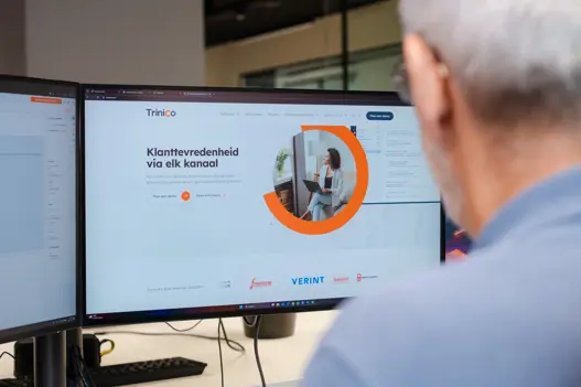 TriniCo klantcontactsoftware voor klanttevredenheid op laptopscherm