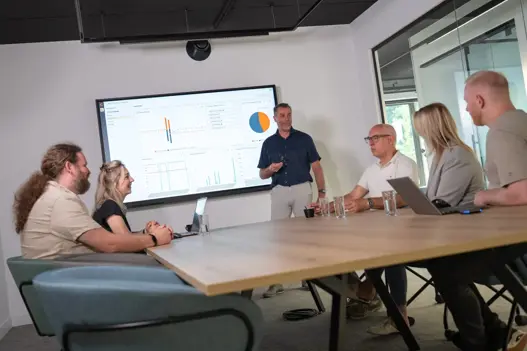 ICT-training is het opleiden van medewerkers om effectief en veilig gebruik te maken van digitale systemen