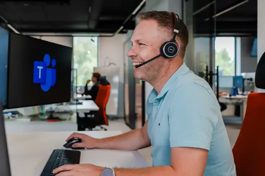 IT-expert van Harbers Group helpt klanten via de telefoon